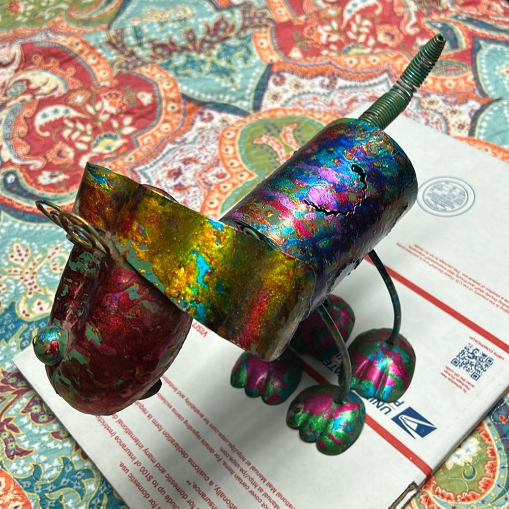 Ganz metal dog